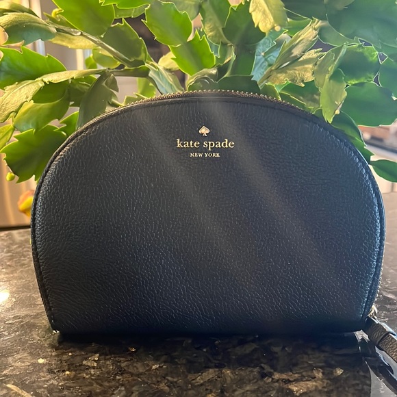 Kate Spade clutch wallet - Picture 1 of 5